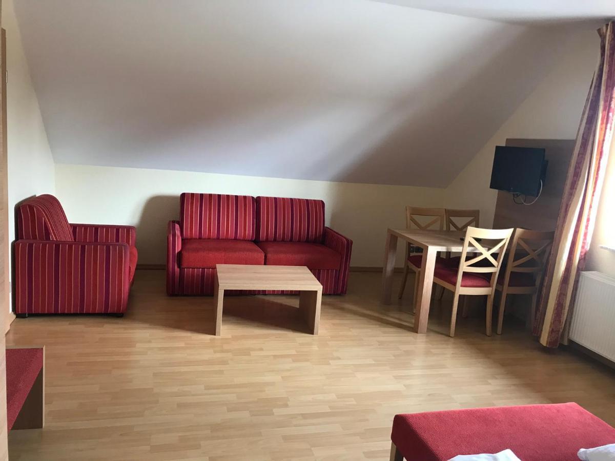 Laupus-Hof Bad Vilbel Exterior foto