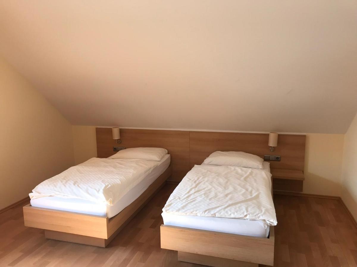 Laupus-Hof Bad Vilbel Exterior foto